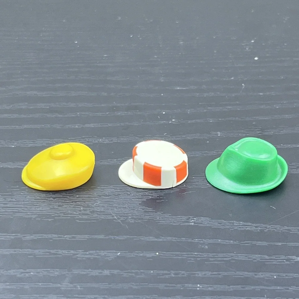 Vintage PLAYMOBIL Hats Lot of 3 Figure Accessories‎ Replacement Parts